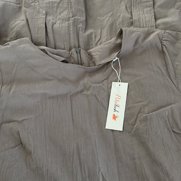 Petallush Stone Half Sleeve Round Neck Cotton Midi Dress with Pockets - Picture 6 of 7